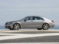  Caractéristiques techniques complètes et consommation de carburant de Mercedes-Benz S-klasse S-klasse VI (W222,C217) 4.7 AT (455hp)