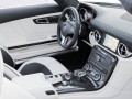 Caratteristiche tecniche di Mercedes-Benz SLS AMG Roadster