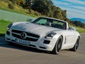 Пълни технически характеристики и разход на гориво за Mercedes-Benz SLS AMG SLS AMG Roadster GT 6.2 AT (591hp)