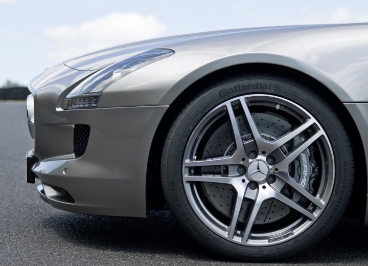 Especificaciones técnicas de Mercedes-Benz SLS AMG - picture 11