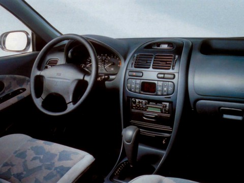 Caractéristiques techniques de Mitsubishi Carisma Hatchback