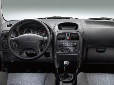 Especificaciones técnicas de Mitsubishi Carisma Hatchback