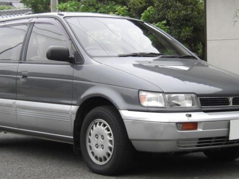 Especificaciones técnicas de Mitsubishi Chariot (E-N33W)