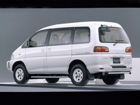 Especificaciones técnicas de Mitsubishi Delica (L400)