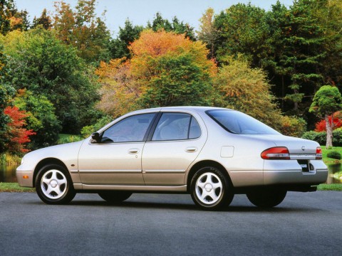 Technical specifications and characteristics for【Nissan Altima I】