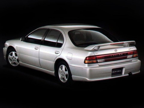 Технические характеристики о Nissan Cefiro (32)