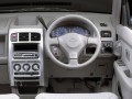  Caractéristiques techniques complètes et consommation de carburant de Nissan Cube Cube I 1.3 i 16V (82 Hp)