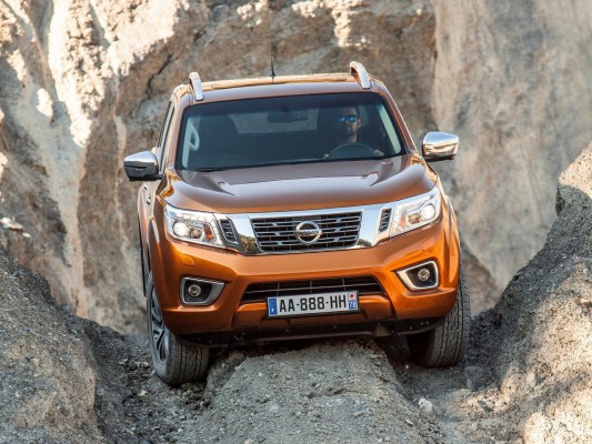 Тест на високопроходимия Nissan NP300 Navara  | ФАКТИ.БГ