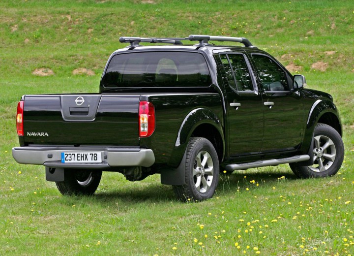 Nissan Navara Navara III (D40) • 2.5 dCi Double Cab 4WD (174 Hp) technical  specifications and fuel consumption —
