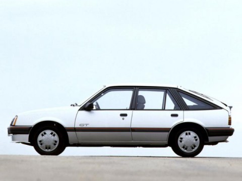 Opel Ascona C año 81-88 radlauf trasera derecha hatchback