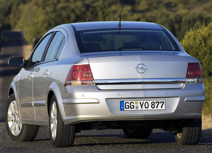 Opel Astra H Caravan technical specifications and fuel consumption —