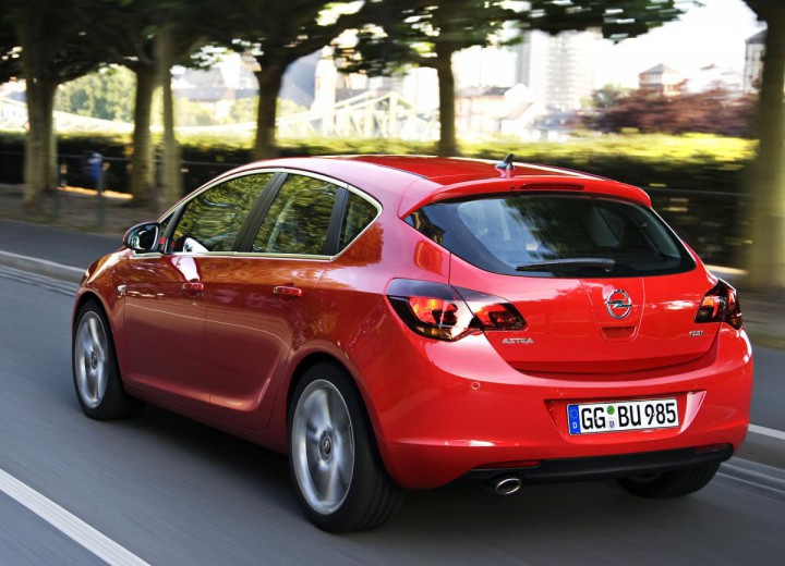 Opel Astra J technical specifications and fuel consumption —
