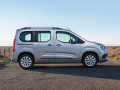 Opel Combo Combo E 1.2 MT (110hp) için tam teknik özellikler ve yakıt tüketimi 