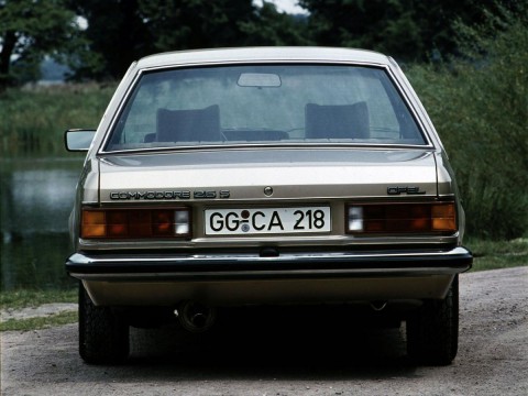 Opel Commodore C teknik özellikleri