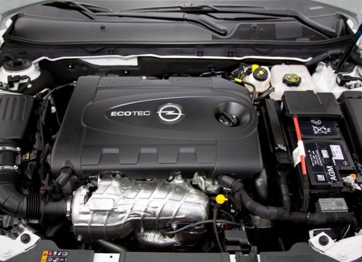Gladys Sandy color Opel Insignia Sedan specificații tehnice și consum de combustibil —  AutoData24.com