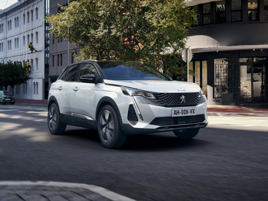 Новото Peugeot 3008 ще бъде крос купе