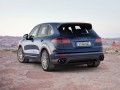 Porsche Cayenne Cayenne (958) Facelift Turbo 4.8 AT (520hp) 4WD full technical specifications and fuel consumption