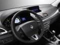  Caractéristiques techniques complètes et consommation de carburant de Renault Megane Megane Coupe III 2.0 (250 Hp) RS