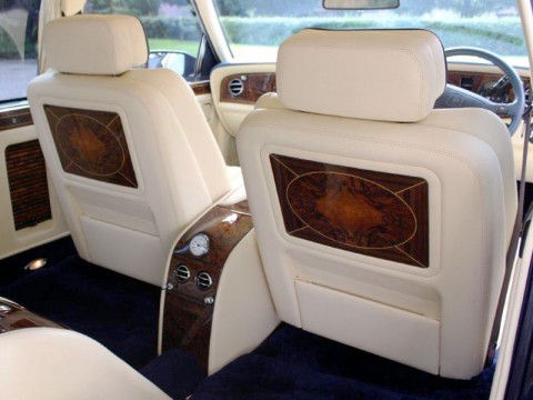 Rolls-Royce Silver Spur teknik özellikleri