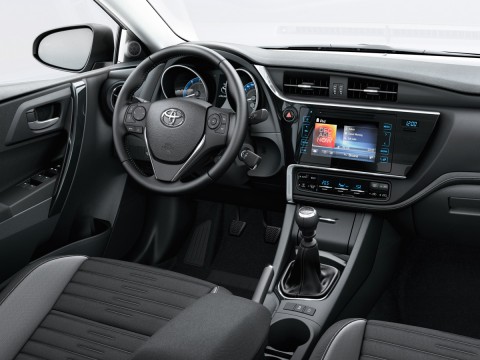 Технические характеристики о Toyota Auris Touring II Restyling