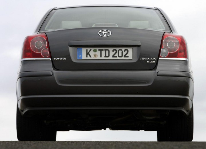 Especificaciones técnicas de Toyota Avensis II - picture 5