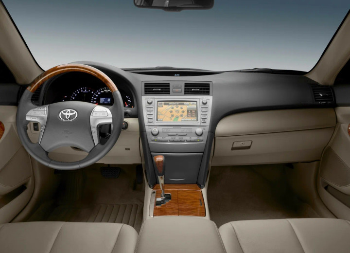 Technical specifications and characteristics for【Toyota Camry VI Restyling】 - picture 6