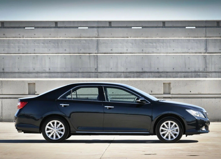 Technical specifications and characteristics for【Toyota Camry VII】 - picture 3