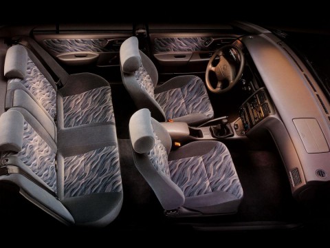 Especificaciones técnicas de Toyota Carina E Hatch (T19)