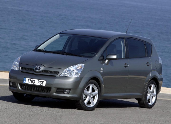 Узнайте насколько экономична Toyota Corolla Verso в сравнении с конкурентами