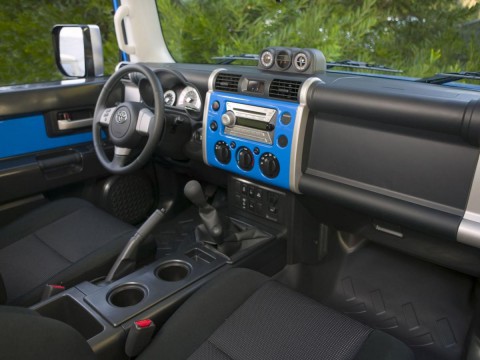 Technical specifications and characteristics for【Toyota FJ Cruiser】