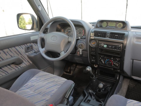 Τεχνικά χαρακτηριστικά για Toyota Land Cruiser 100 J9