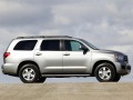 Caracteristici tehnice complete și consumul de combustibil pentru Toyota Sequoia Sequoia II 4.7L V8 (273 Hp) 2WD