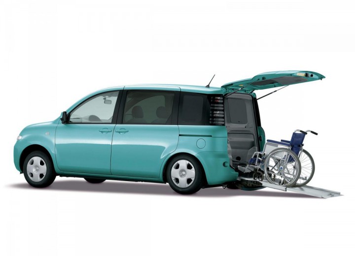 Caratteristiche tecniche di Toyota Sienta - picture 2