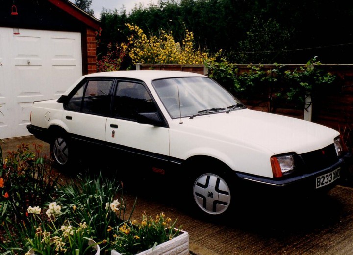 Caractéristiques techniques de Vauxhall Cavalier Mk II - picture 3