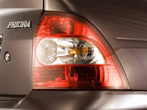 VAZ (Lada) Priora Hatchback teknik özellikleri