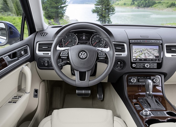 Volkswagen Touareg 7L spécifications techniques et consommation de  carburant — AutoData24.com