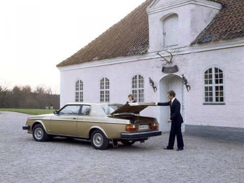 Caractéristiques techniques de Volvo 260 Coupe (P262)