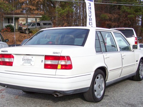 Technical specifications and characteristics for【Volvo 960 (964)】