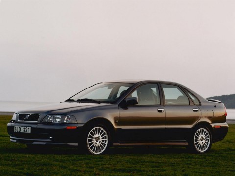 Technical specifications and characteristics for【Volvo S40 (VS)】