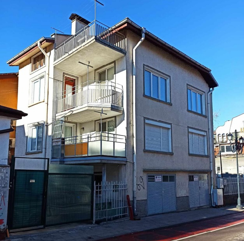 In vendita  Casa Ruse , Tsentar , 255 mq | 41233203