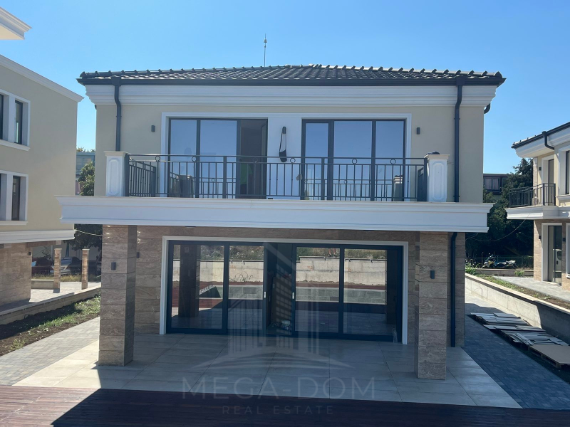 In vendita  Casa regione Burgas , Lozenets , 270 mq | 99365506