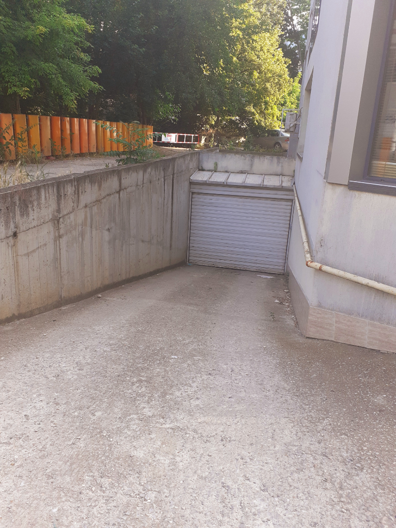 Te koop  Garage Dobritsj , Tsentar , 18 m² | 75593703