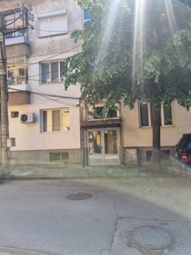 Продава 2-стаен град Враца Център - [1] 