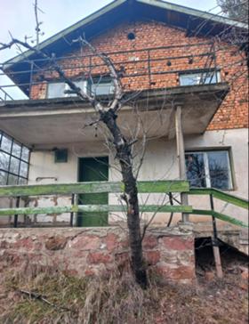 Продава вила град София с. Подгумер - [1] 