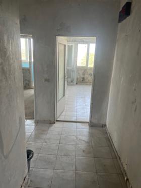 Продава 2-стаен град Плевен Дружба 4 - [1] 