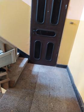 Продава 4-стаен град Плевен Сторгозия - [1] 