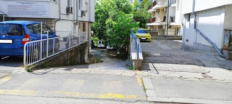 Дава под нем  Гараж, паркомясто, град София, Дианабад •  220 лв. • ID 86541106 — holmes.bg - [1] 