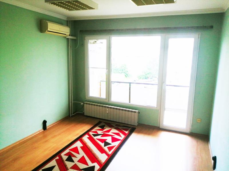 Дава под нем  Офис, град София, Стрелбище •  400 EUR • ID 74724200 — holmes.bg - [1] 