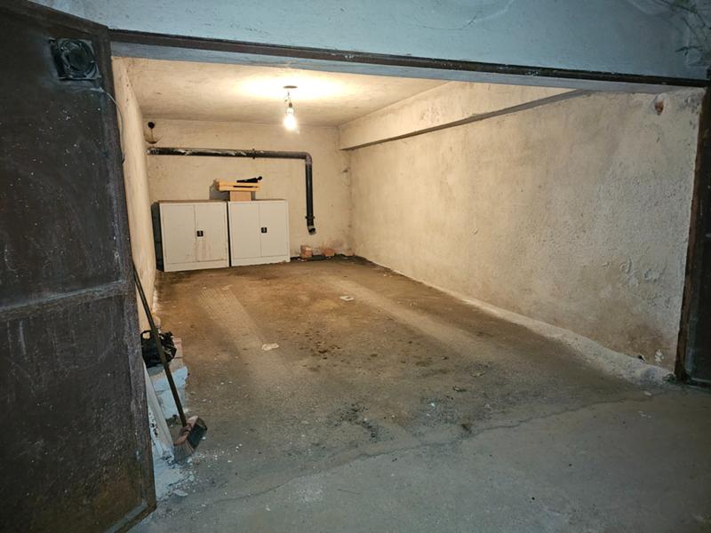 Дава под нем  Гараж, паркомясто, град София, Изток •  280 лв. • ID 21155897 — holmes.bg - [1] 