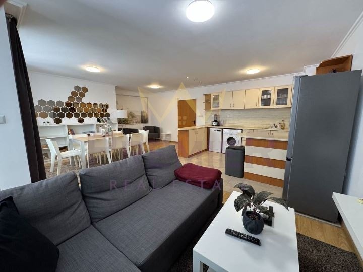 Продава  Многостаен град Бургас , Сарафово , 206 кв.м | 99139039 - изображение [3]